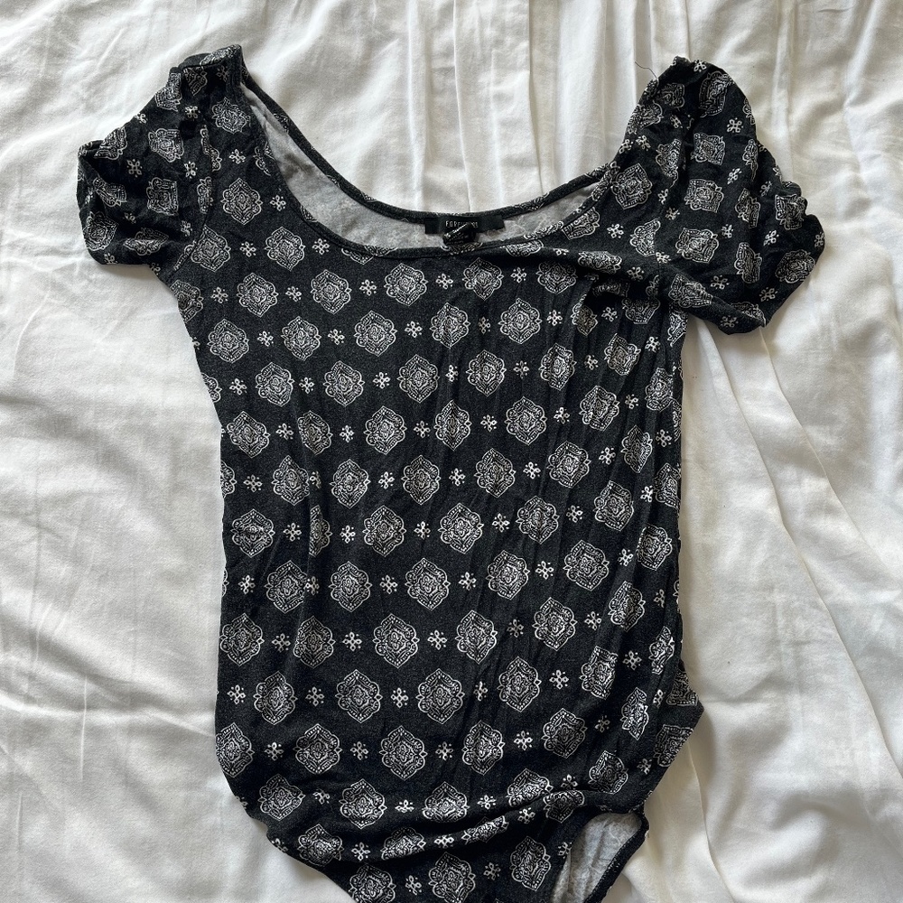 Forever21, Black paisley patterned short sleeve bodysuit, Size S
